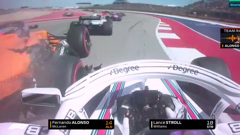 Stroll chocó su Williams contra el coche de Alonso.