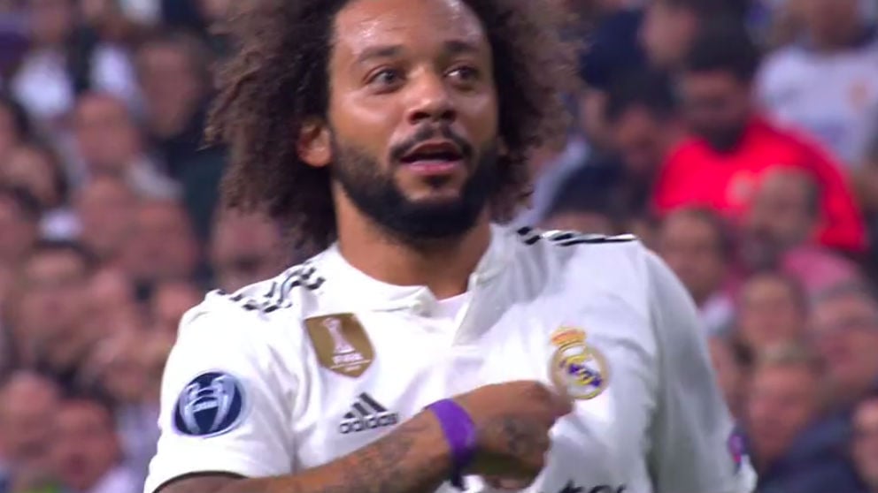 Marcelo se señaló el escudo tras marcar el segundo gol del Real Madrid.