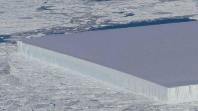 misterioso iceberg rectangular
