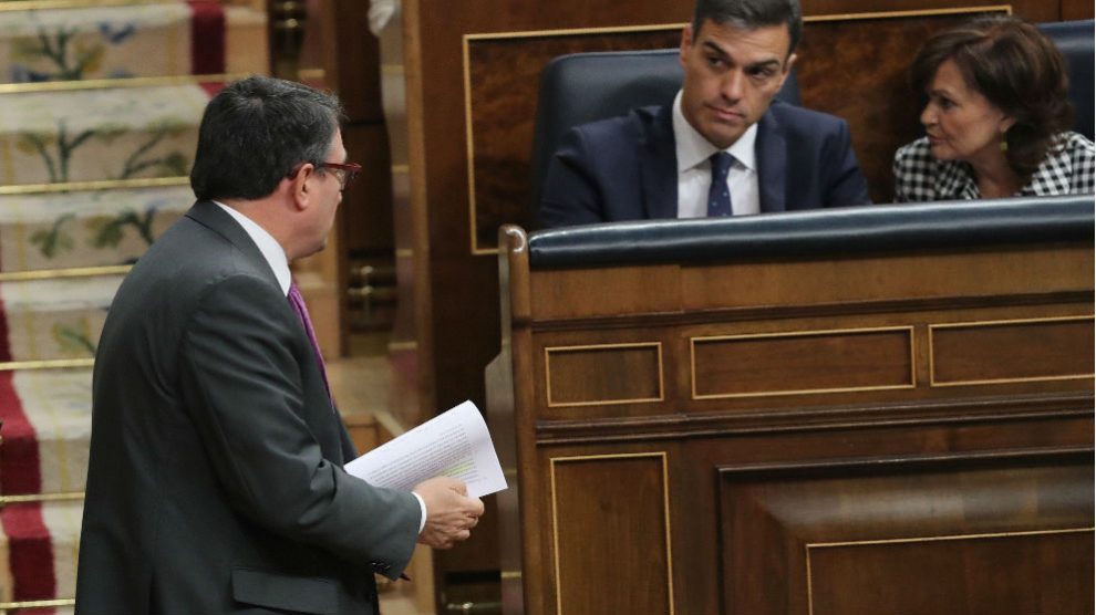 Pedro Sánchez y Aitor Esteban, en el Congreso.