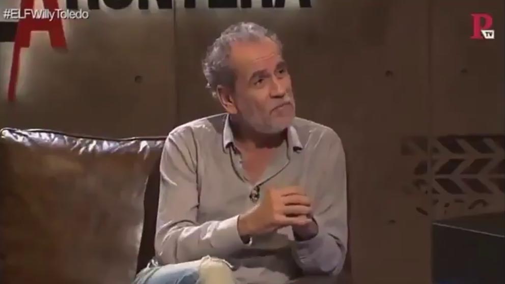 El actor Willy Toledo durante su entrevista con Juan Carlos Monedero