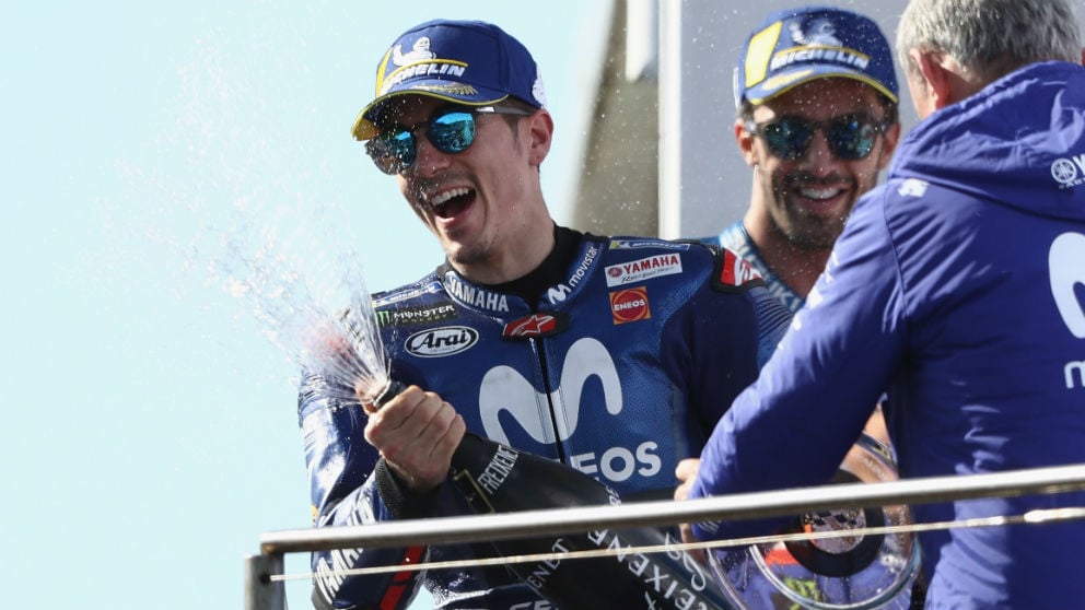 Maverick Viñales celebra su triunfo en Australia. (Getty)