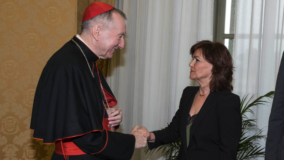 La vicepresidenta del Gobierno y ministra de la Presidencia, Relaciones con las Cortes e Igualdad, Carmen Calvo, durante la reunión que ha mantenido en El Vaticano con el secretario de Estado de la Santa Sede, el cardenal Pietro Parolin.