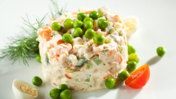 melocotones rellenos de ensaladilla