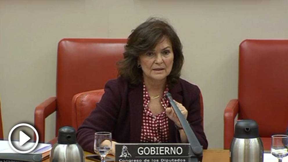 La vicepresidenta del Gobierno, Carmen Calvo, en la Comisión para la Calidad Democrática del Congreso.