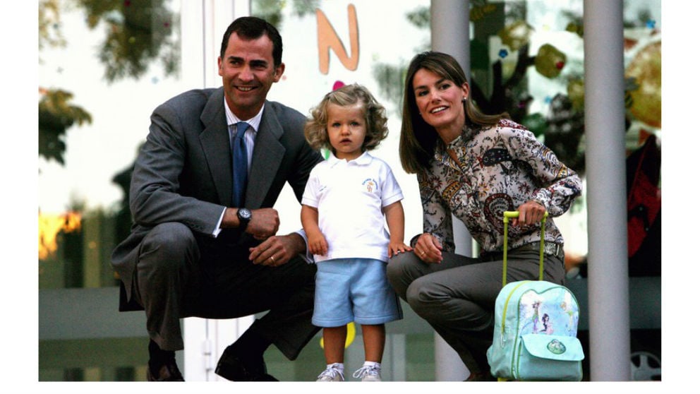 La Princesa de Asturias Leonor en su primer día en la guardería de la Guardia Real