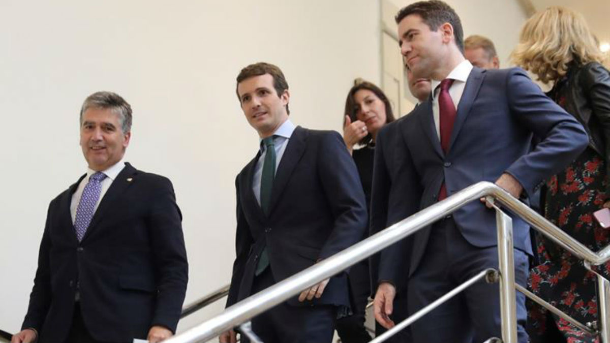 Casado con Cosidó y García Egea (EFE).