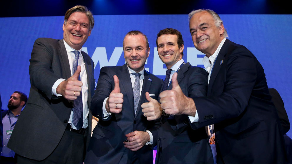 Pablo Casado, junto al candidato del PP europeo para presidir la Comisión, Manfred Weber. (Foto: PP)