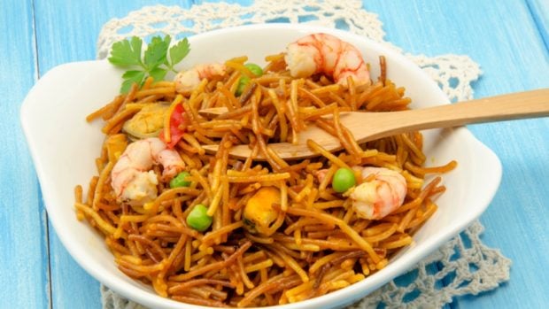 Fideu&aacute; con rape