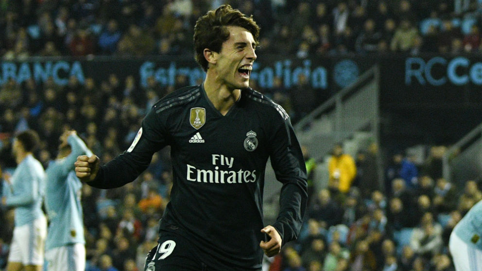 Álvaro Odriozola celebra un gol con el Real Madrid. (Getty)