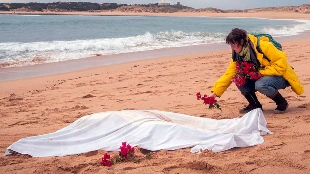 El nuevo cadáver encontrado en Caños de Meca (Cádiz). Foto: EFE