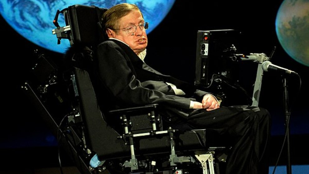 Se paga casi medio millón de dólares por la silla de Stephen Hawking