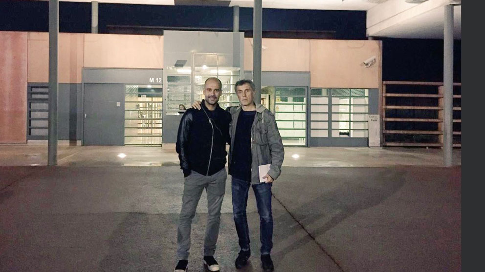 Pep Guardiola en la prisión de Lledoners (Foto: Twitter Jordi Cuixart)