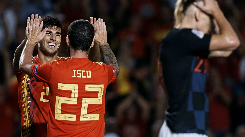 Isco y Asensio celebran un gol ante Croacia. (Cordon Press)
