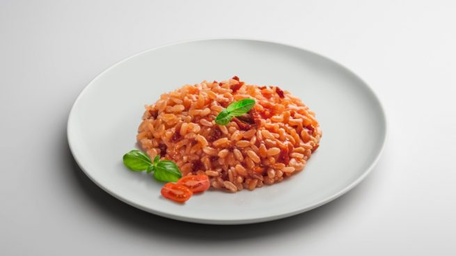 arroz con salsa rosa