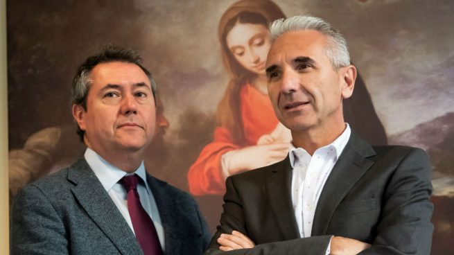 El alcalde de Sevilla, Juan Espadas (i) y el consejero de Cultura, Miguel Ángel Vázquez, en la rueda de prensa de la exposición 'Murillo IV centenario'.