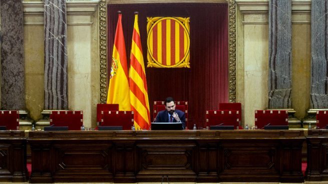 El Parlament declara “antidemocrática” la Constitución con los votos de los separatistas y Podemos 636784828032116429-655x368