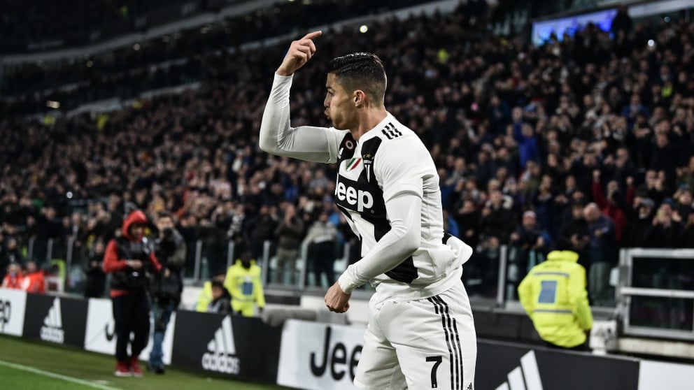 Cristiano Ronaldo celebra su gol al SPAL. (AFP)