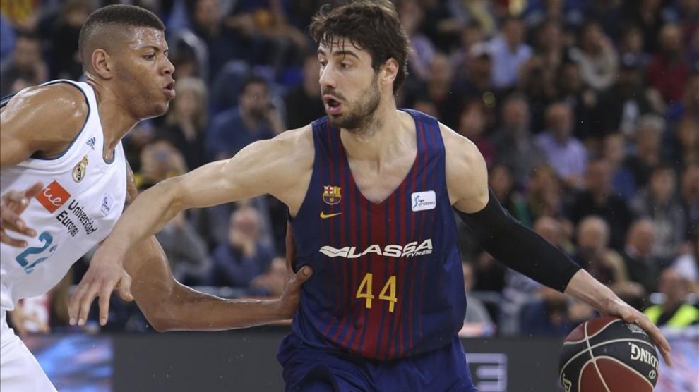 Tomic y Tavares, las dos torres del Clásico del baloncesto español.