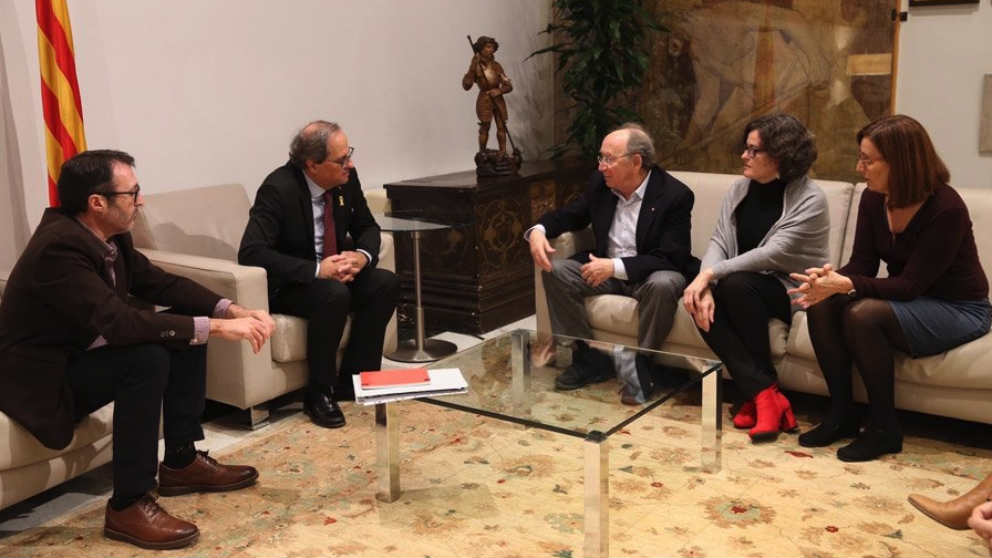 El presidente de la Generalitat, Quim Torra, con la dirección de  Acció Cultural