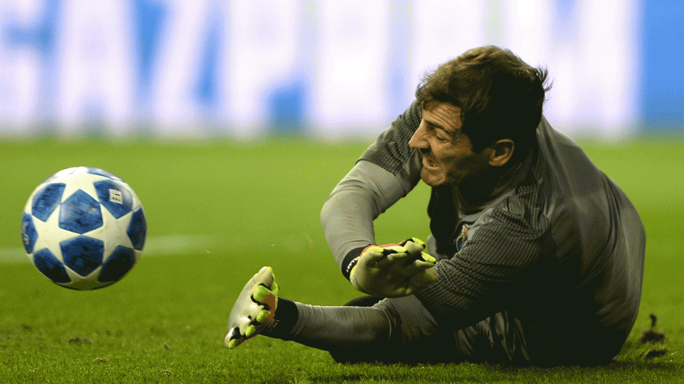 Casillas, durante un partido de Champions esta temporada con el Oporto (AFP)