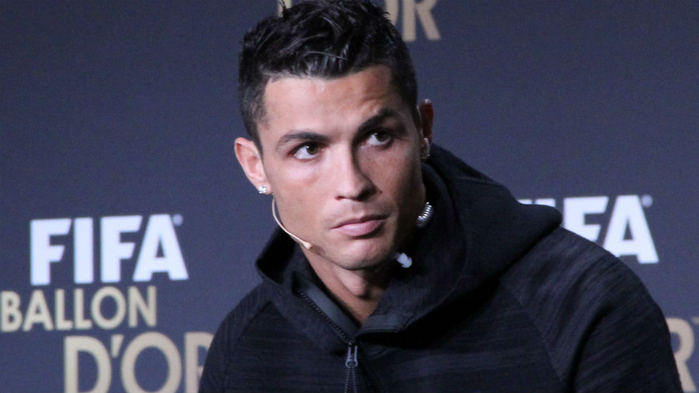 Cristiano Ronaldo en una rueda de prensa del Balón de Oro en 2017. (Getty)