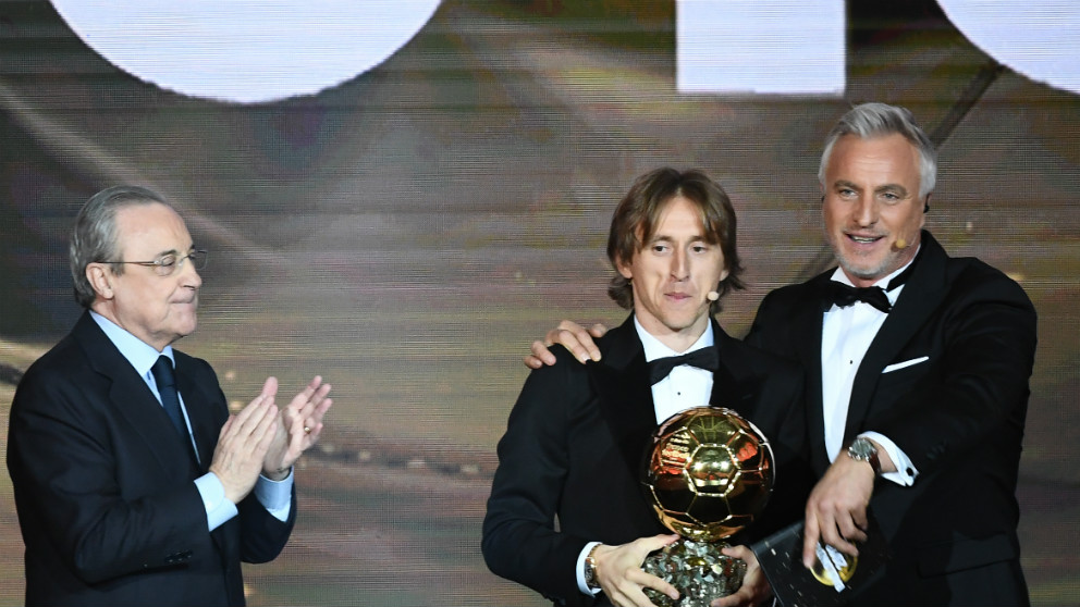 Florentino Pérez enunció un discurso muy emotivo a Modric… ¿con mensaje a Mbappé? (AFP)