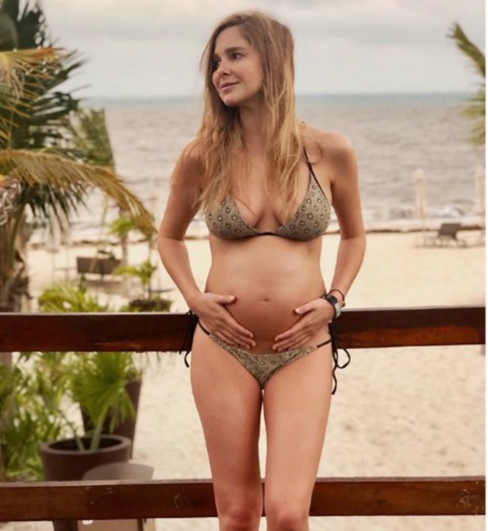 divorcio Invitación absceso Natalia Sánchez presume de embarazo mostrándose en bikini