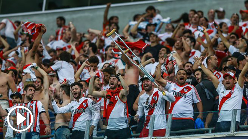 Aficionados de River Plate durante un partido. (Getty)