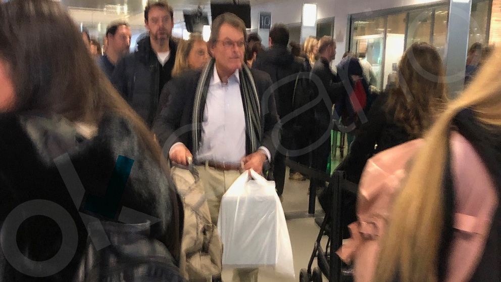 El ex presidente Artur Mas el pasado viernes en el aeropuerto de Ginebra (Suiza).