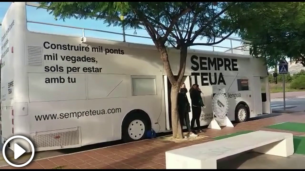 El ‘Bus de la Llengua’ de la Generalitat Valenciana.