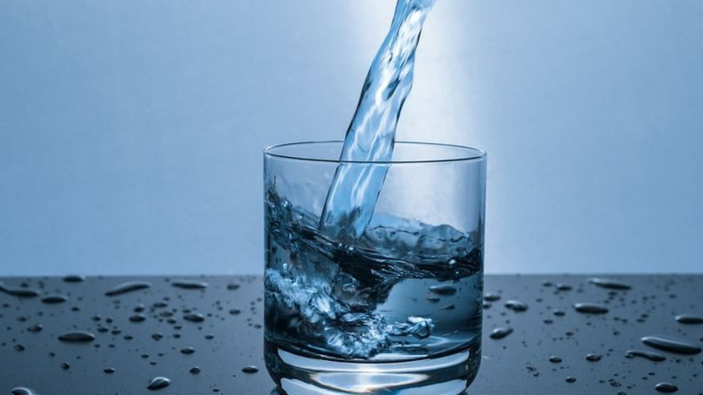 El agua de mineralización de agua es una opción fantástica para mantener el organismo bien hidratado