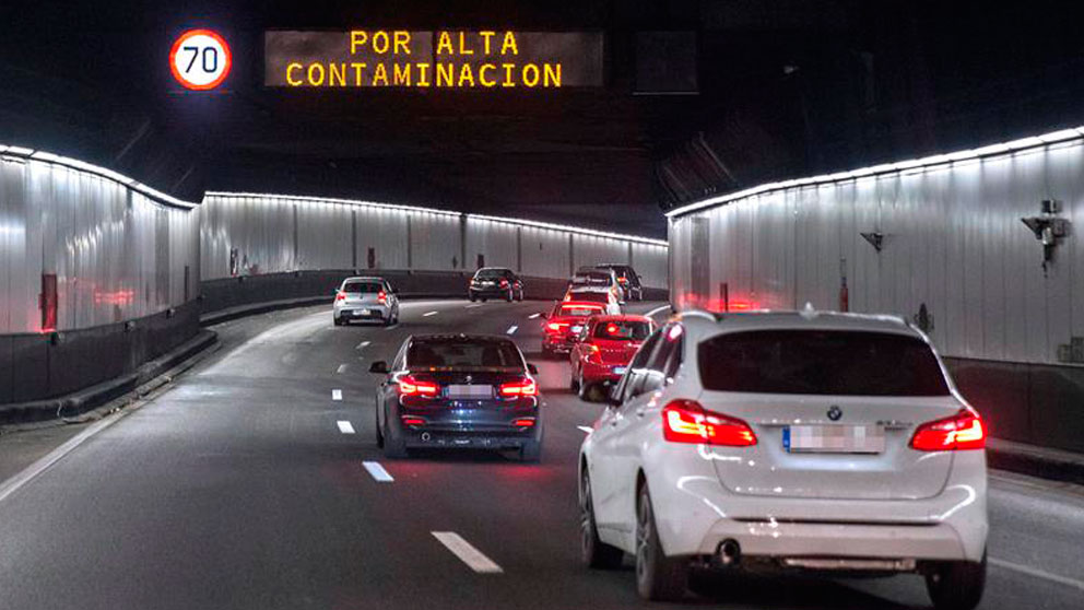 Limitaciones al tráfico del protocolo anticontaminación del Ayuntamiento de Madrid se encuentra la limitación de velocidad en la M-30. Foto: EFE