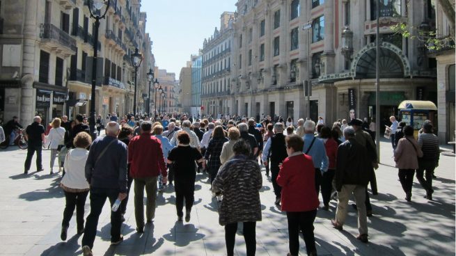 Gente paseando por la calle. Foto: Europa Press