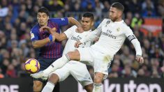 Sorteo Copa del Rey 2018 | Casemiro, Sergio Ramos y Luis Suárez pelean por una pelota. (AFP)