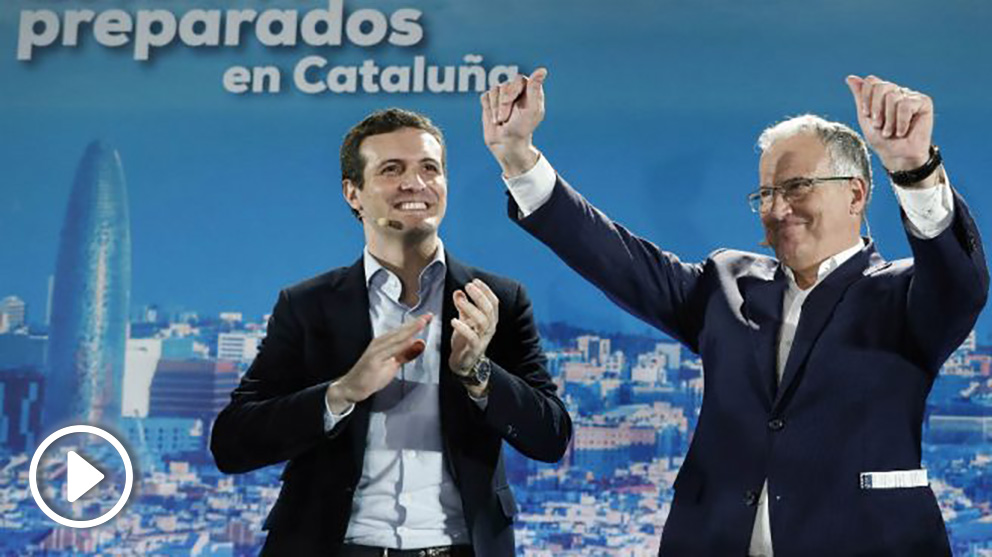El presidente del PP, Pablo Casado (i), junto al candidato a la alcaldía de Barcelona, Josep Bou (d). (Foto: EFE)