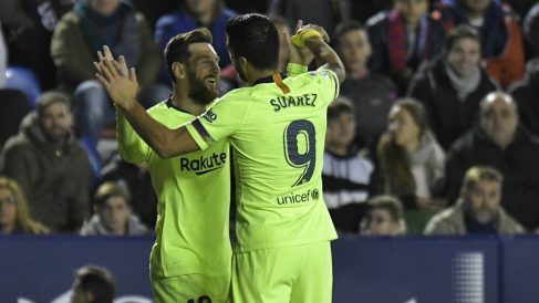 Messi y Suárez celebran un gol. (AFP)