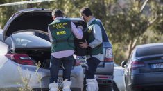 Dos agentes d ela Guardia Civil durante la investigación del asesinato de Laura Luelmo. Foto: Europa Press