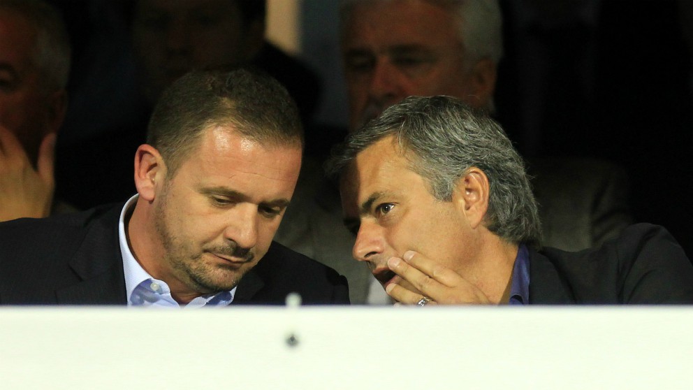 Mijatovic y Mourinho, en una imagen de archivo. (AFP)