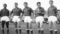 Di Stéfano, segundo por la izquierda, con el Millonarios