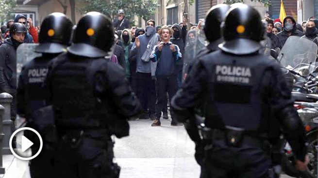 6DMoltPerDenunciar - CRISIS EN CATALUÑA 6.0 - Página 78 Disturbios-mossos-barcelona-cdr-arran-655x368-1-655x368