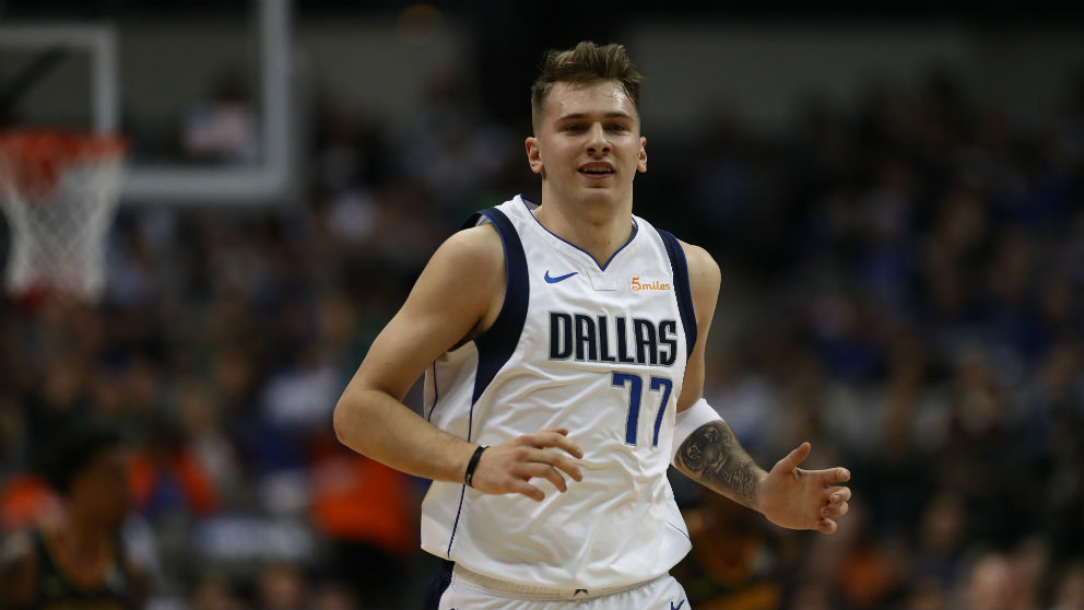 Doncic, durante un partido de la NBA. (AFP)