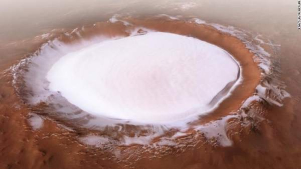 La Mars Express de la ESA envía una imagen del cráter Korolev de Marte