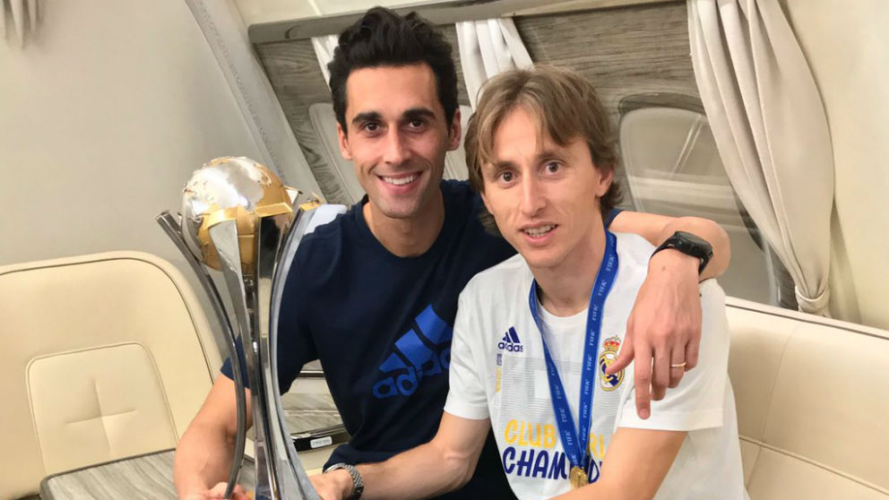Arbeloa y Modric, junto al Mundial de Clubes.