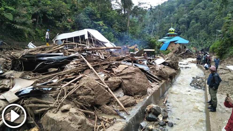 inundaciones-en-indonesia-655×368 copia