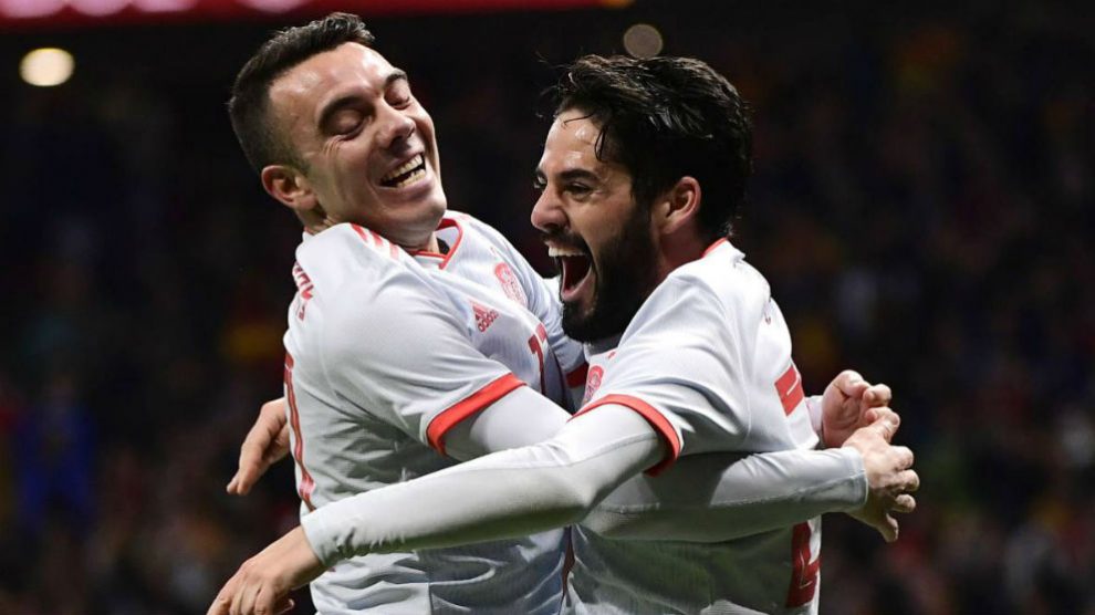 Aspas e Isco celebran un gol. (AFP)