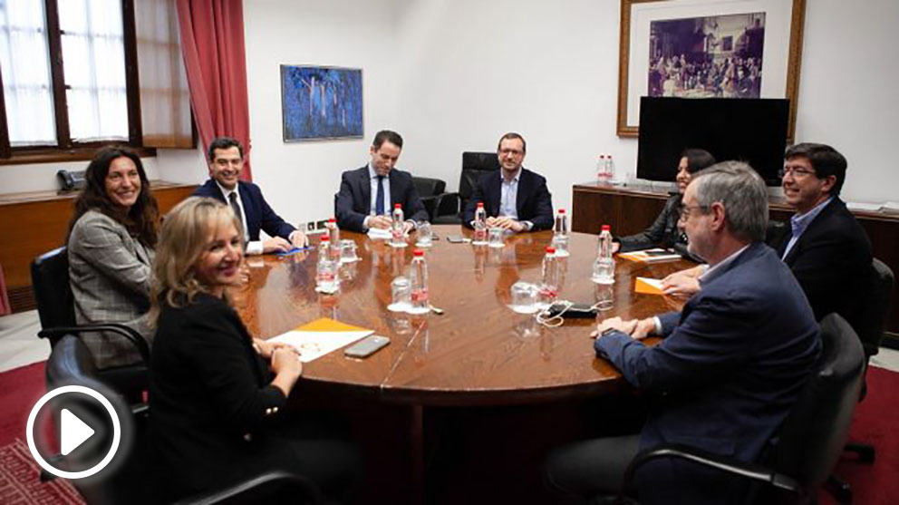 Mesa negociadora de PP y C’s por el pacto para gobernar en Andalucía. Foto: EP