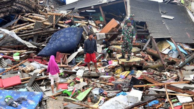 Ya son más de 400 los muertos por el tsunami de Indonesia