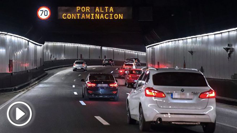 Limitaciones al tráfico del protocolo anticontaminación del Ayuntamiento de Madrid se encuentra la limitación de velocidad en la M-30. Foto- EFE