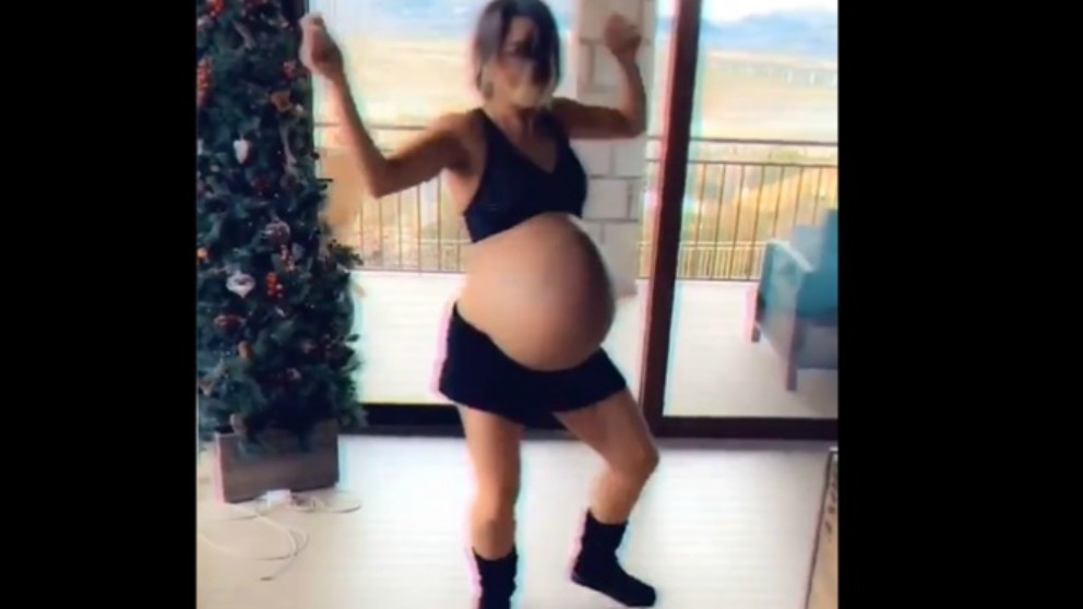 Barei se marca su último baile antes de dar a luz a sus mellizos